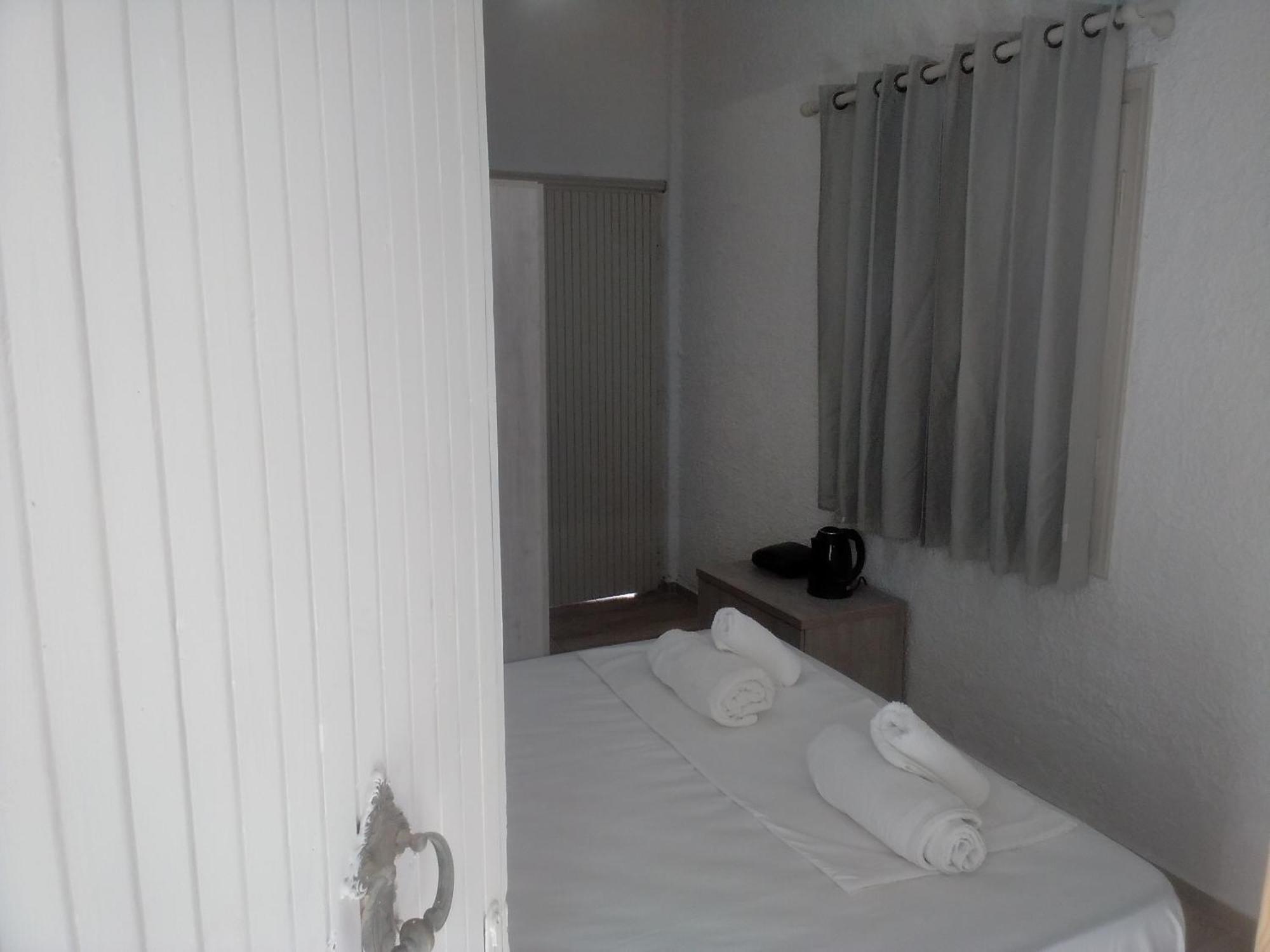 President Guest House Keratókambos Eksteriør billede